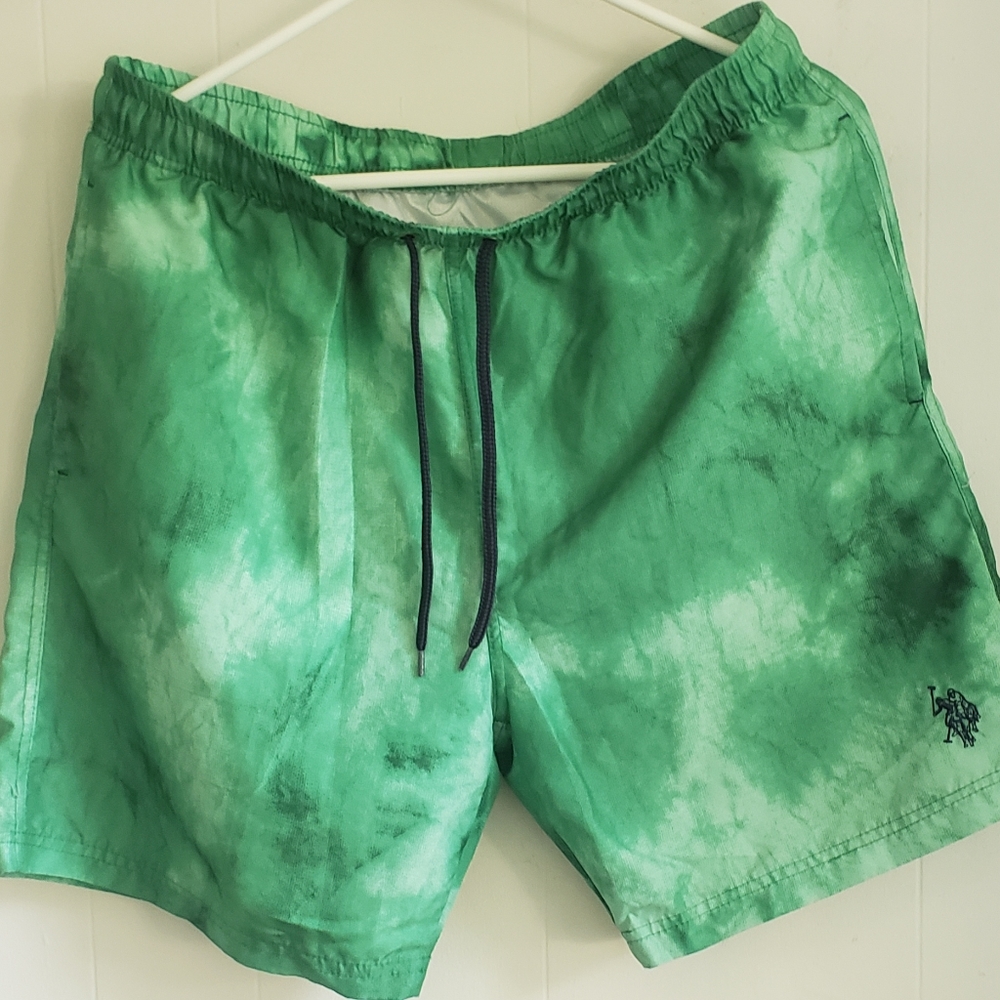 Mens green shorts